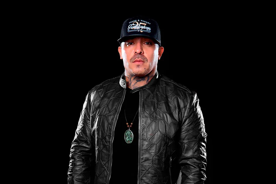 angel-del-villar-pr-cr-Ramon-Martinez-Del-Studios-2022-billboard-1548