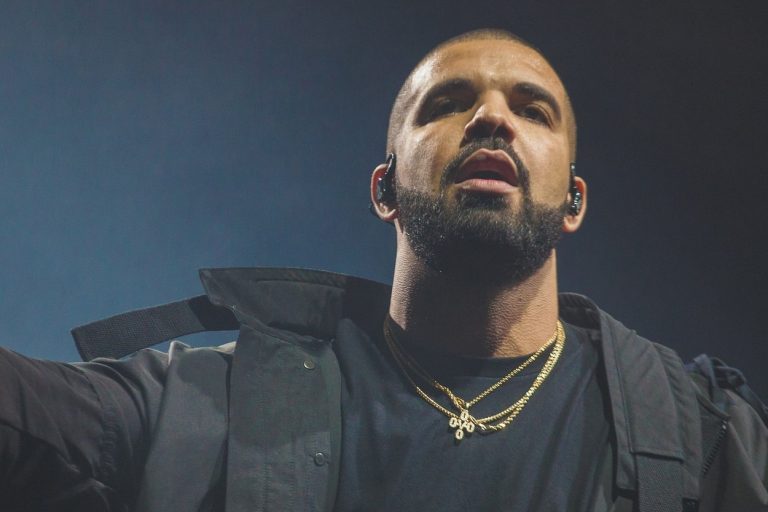 1250px-Drake_and_Future_2016_Summer_Sixteen_Tour