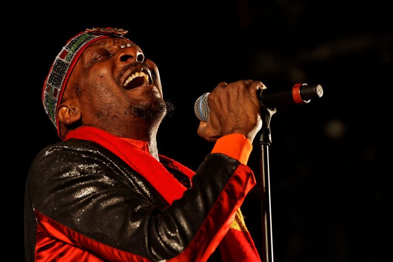 1280px-Jimmy_Cliff_-_Festival_du_Bout_du_Monde_2012_-_036