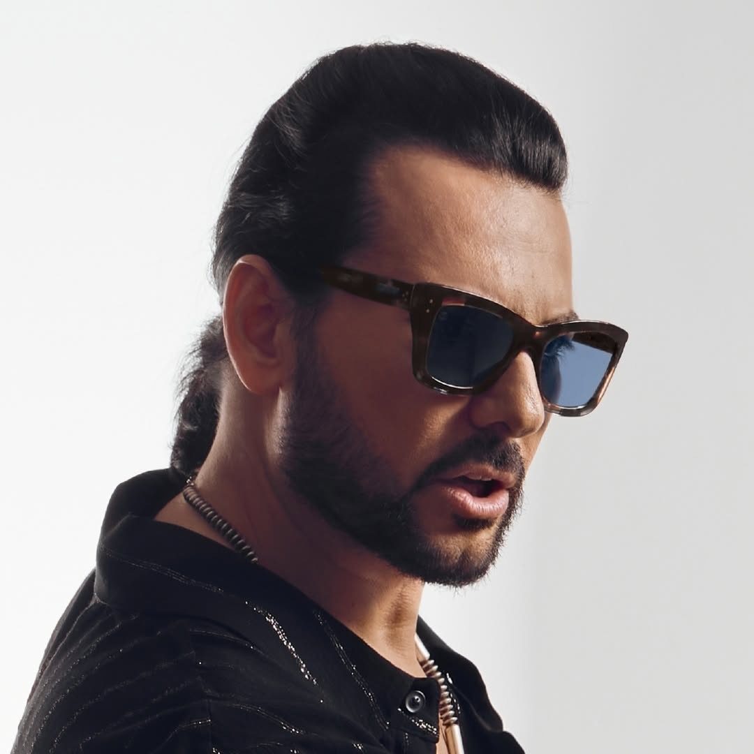 8CB81383-7E83-4744-A797-1744D9328E78