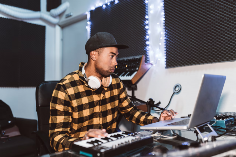 image_2025-11-14_004352487