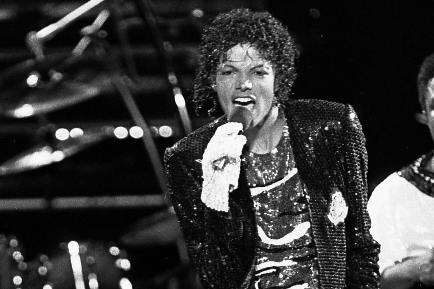 Michael_Jackson,_Victory_Tour,_Arrowhead_Stadium,_1984