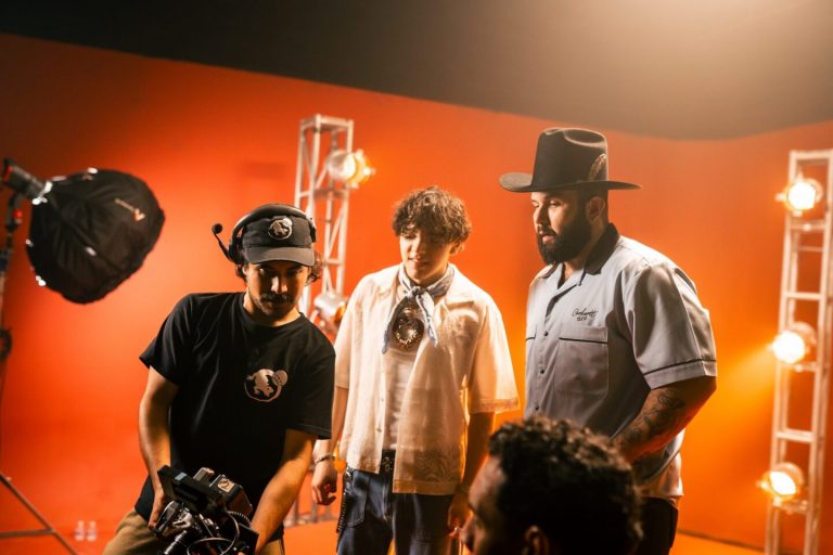 Carín León and Xavi Kick Off 2026 with the Ultimate Huapango Anthem: “La Morrita”