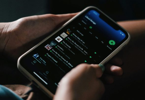 pexels-nguyendesigner-11989314