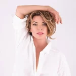 Shania Twain is replacing Reba McEntire as mis at the ACM Awards.