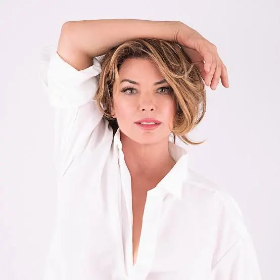 Shania Twain is replacing Reba McEntire as mis at the ACM Awards.